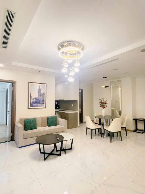 Bán Landmark 81 căn 2PN giá 17,86 tỷ, Sổ hồng, có sẵn hợp đồng thuê dài hạn.