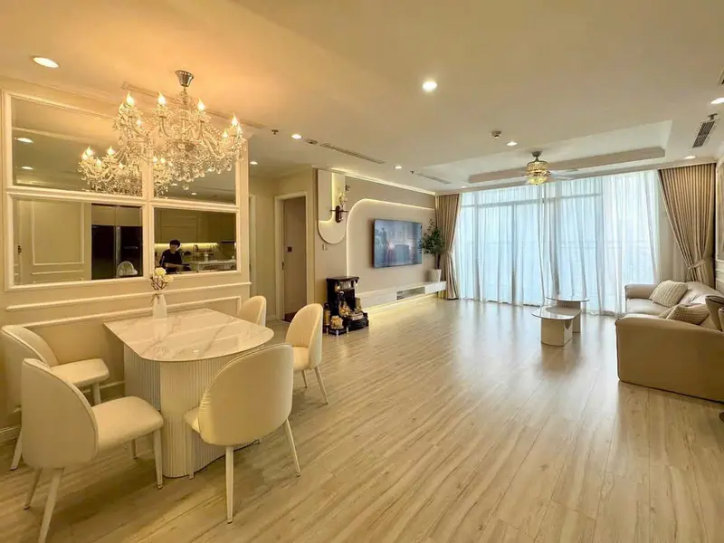 Modern 3Br Facing the Park, Central 3