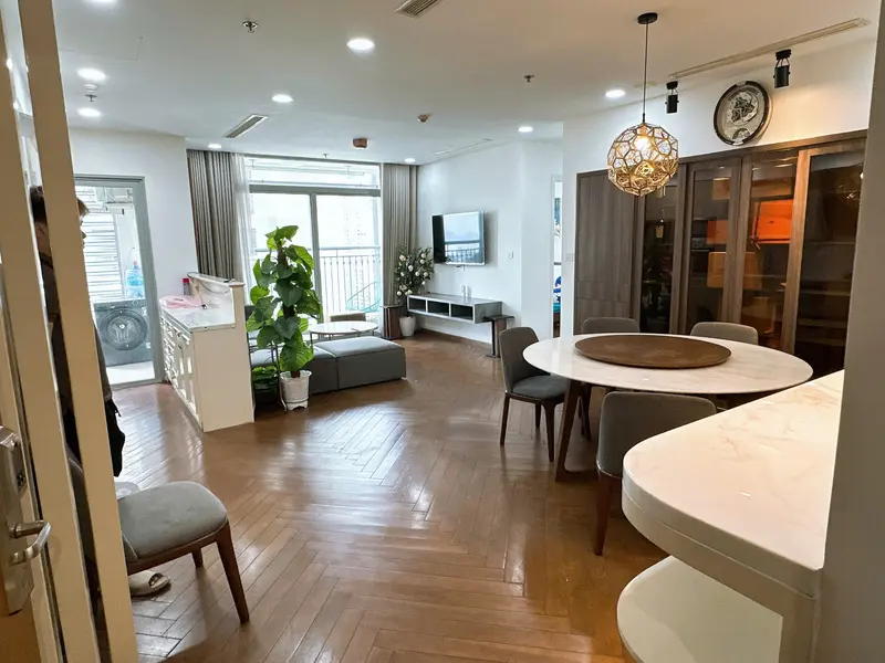 Elegant 2Br with Landmark 81 Views