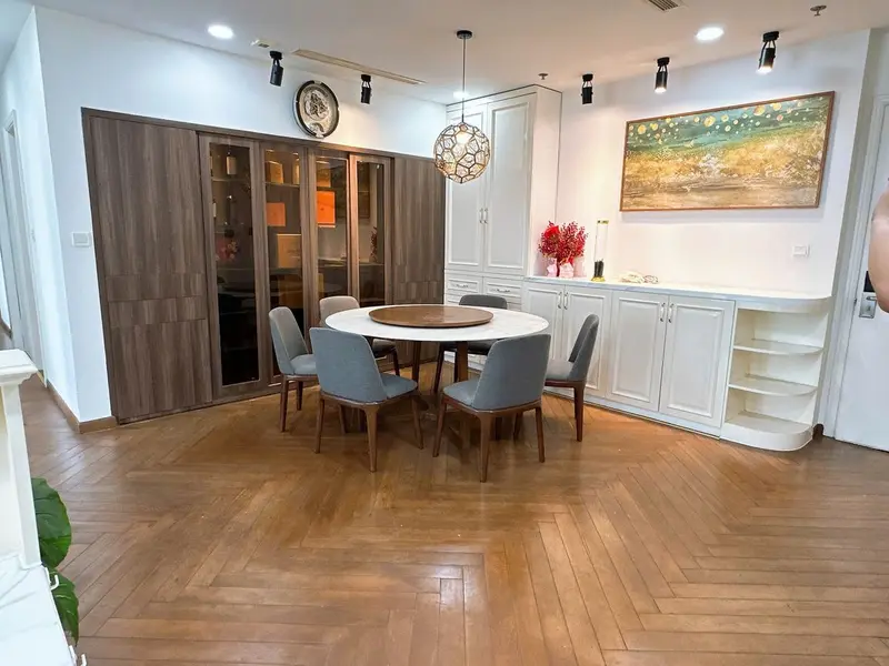 Apartment photo 2