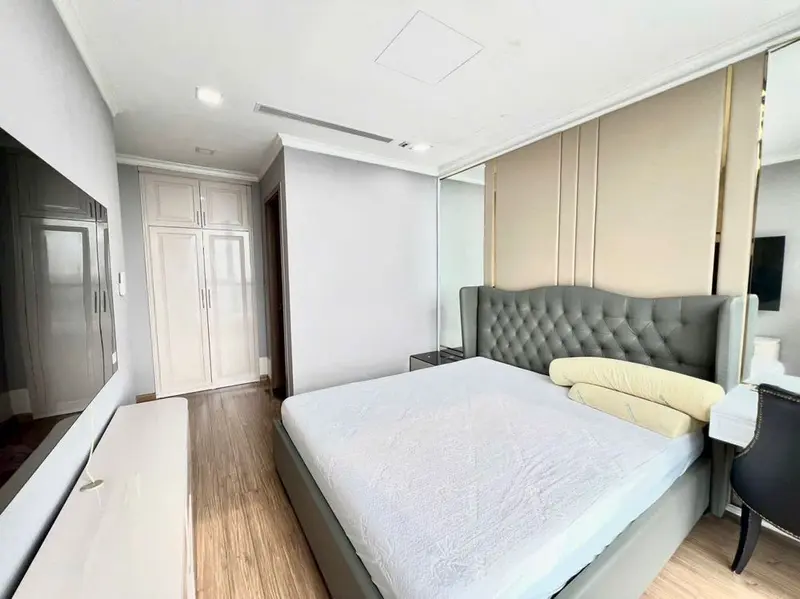 Apartment photo 5