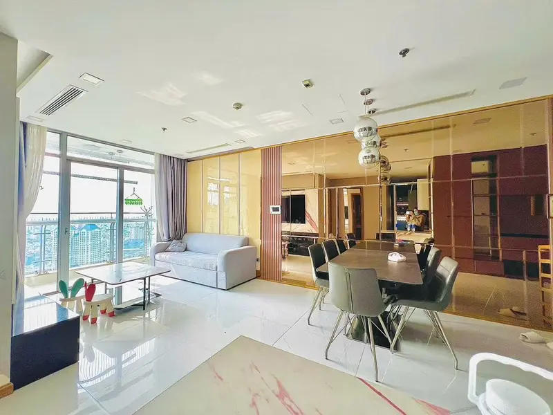 Apartment photo 2