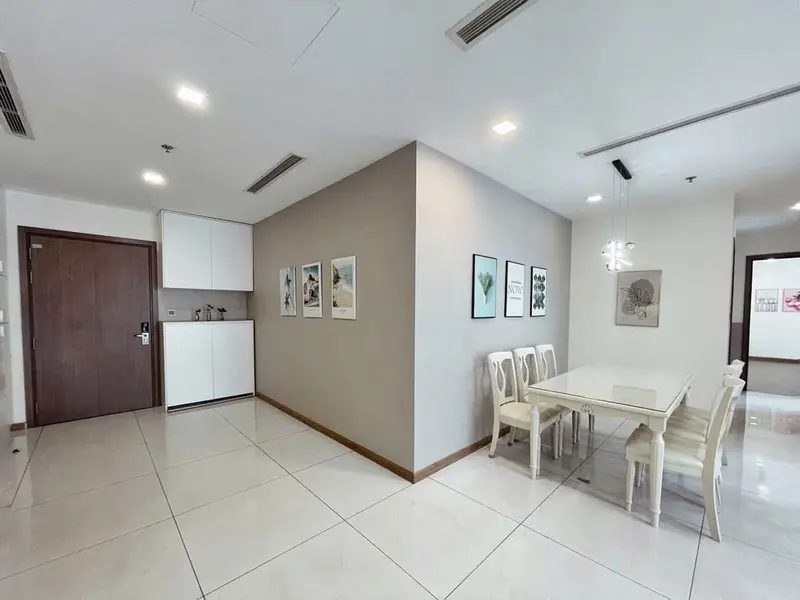 Apartment photo 2