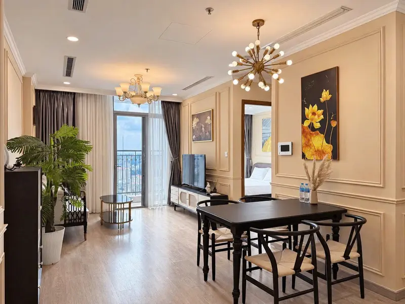 Refined 1Br with City Views