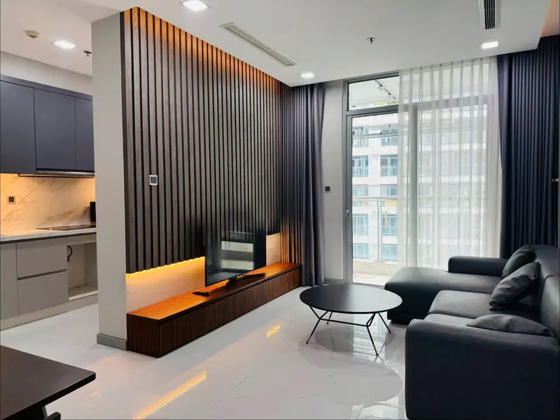 Spacious 2Br with Park & River Views