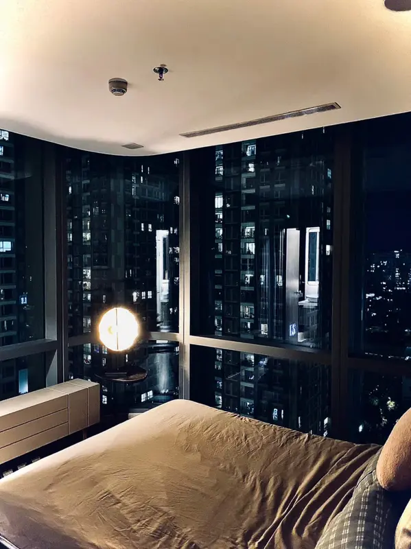 Spacious 2Br Overlooking the River
