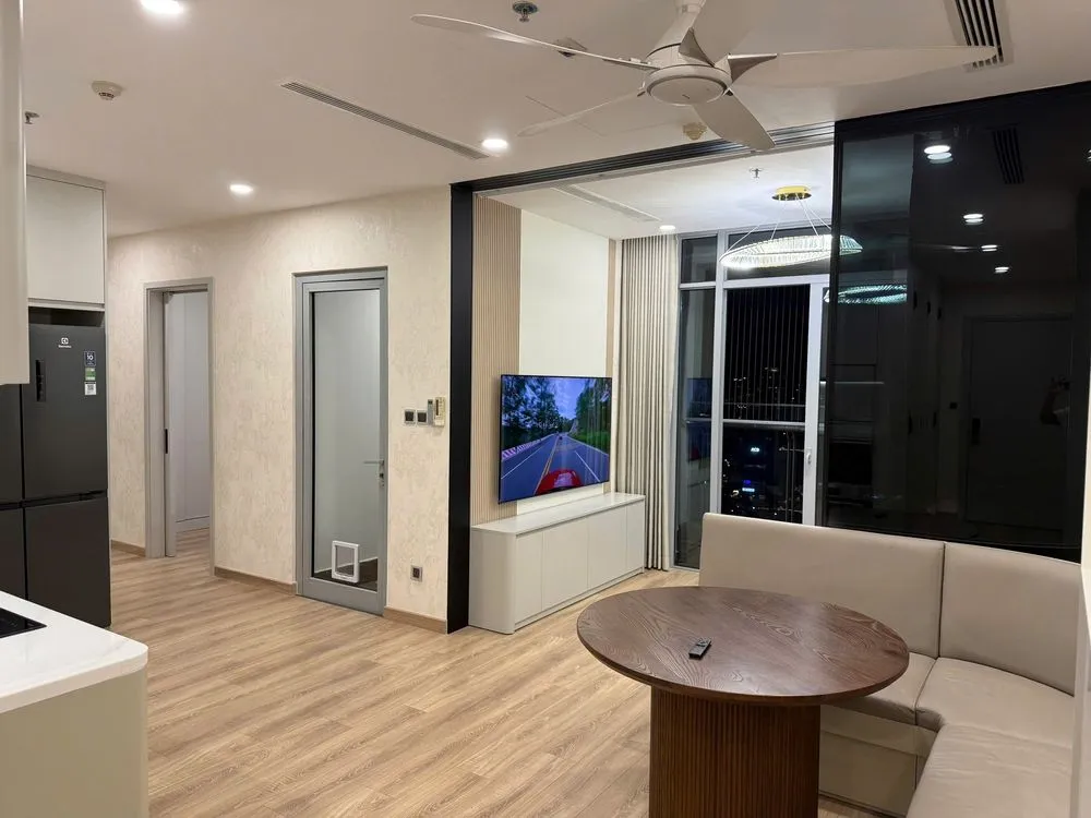 Updated 2Br with Interior & City Views